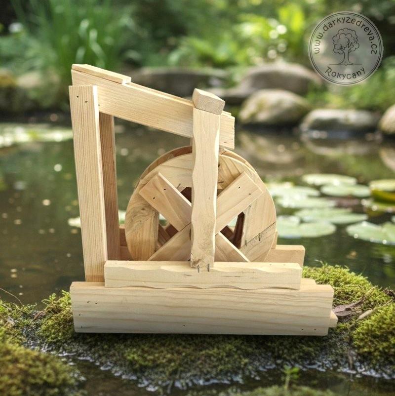 Vodní mlýnské kolo dřevěné malé 37 x 33 x 13 cm přírodní