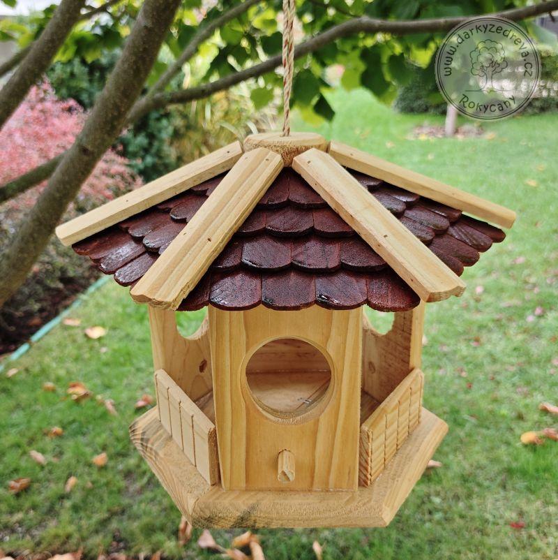 Krmítko pro ptáky dřevěné 32 x 28 x 24 cm závěsné, hnědé