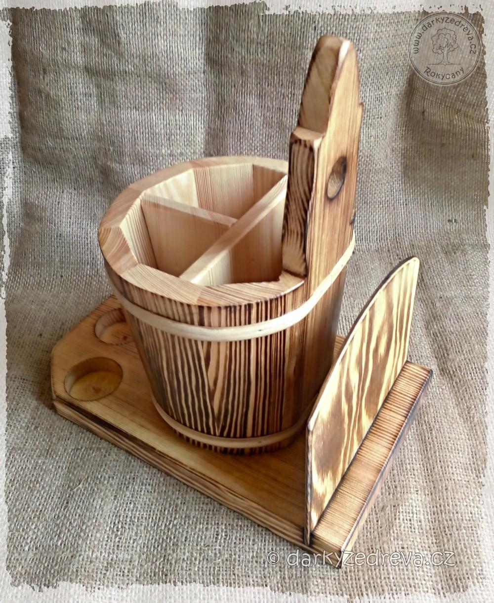 Dřevěný stojan na kuchyňské potřeby a příbory 27 x 15 cm opalovaný s podložkou
